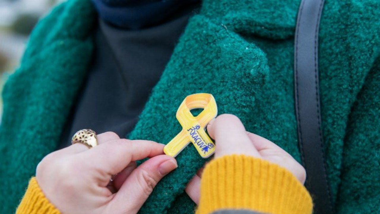 KAÇUV Çocukluk Çağı Kanseri Farkındalık Günü'nde İstanbul'da "#sarıyıfarket" diyor