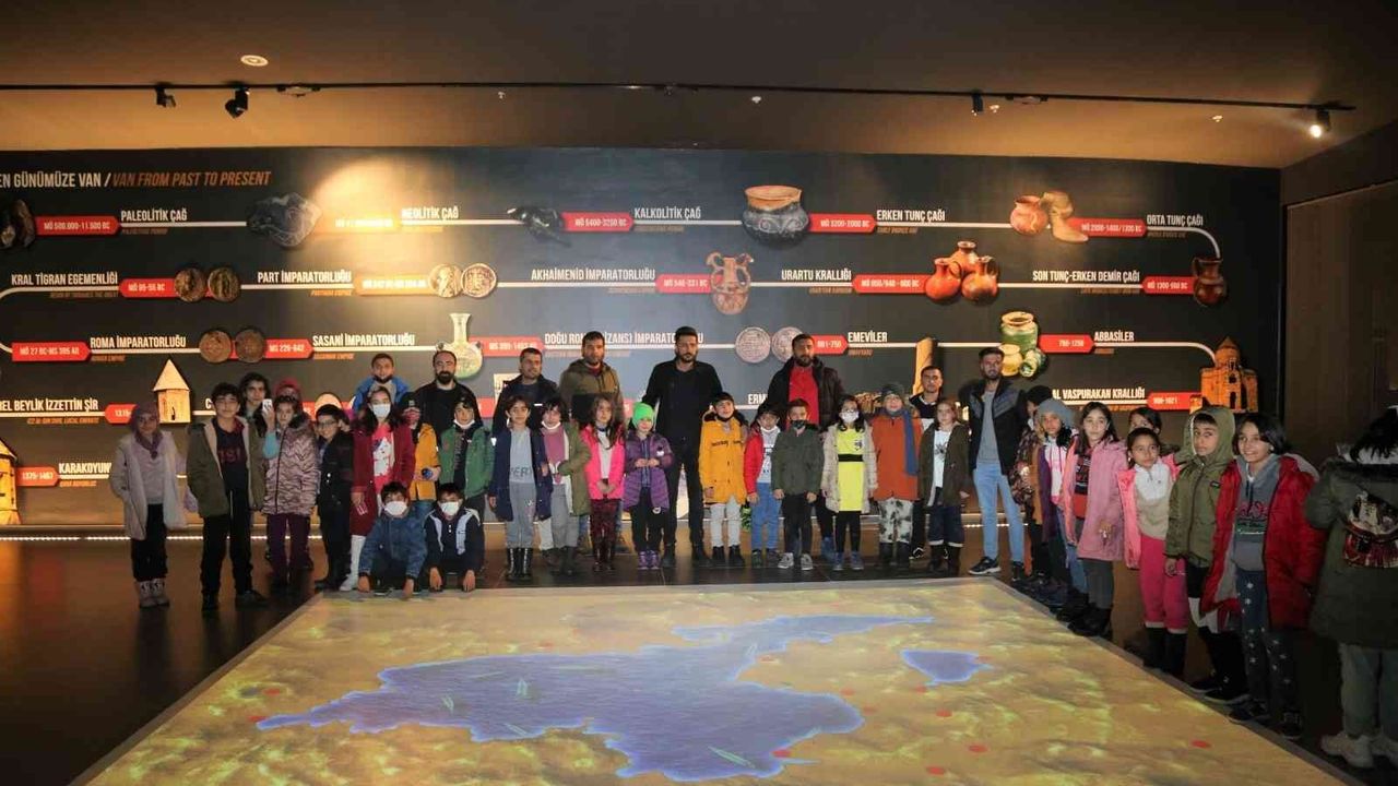 Tuşba Belediyesi çocukları müze ile buluşturdu