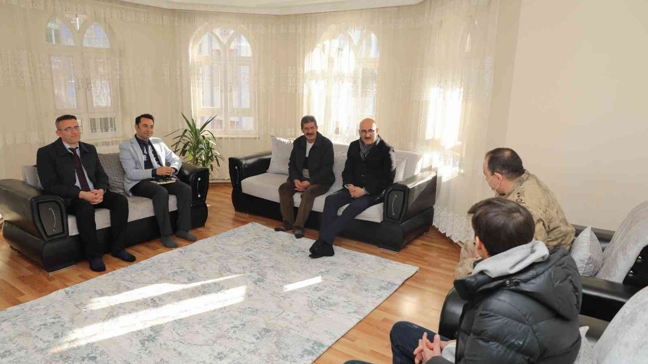 Kaymakam ve Belediye Başkan Vekili Aydın’dan şehit ailelerine ziyaret