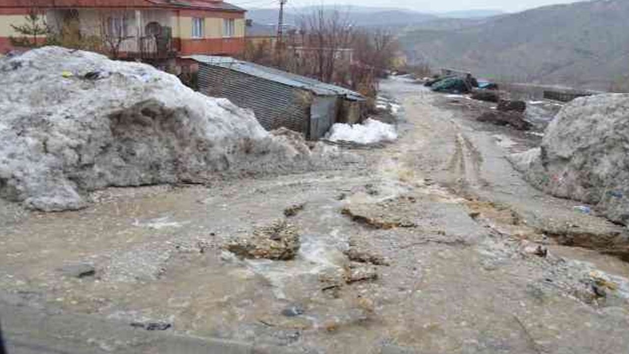 Mutki'de sel maddi hasara yol açtı