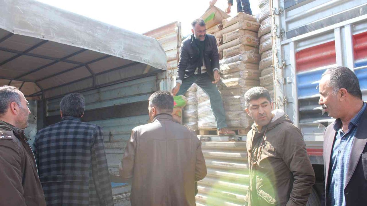 Muradiye’de 125 çiftçiye 52 ton buğday tohumu dağıtıldı