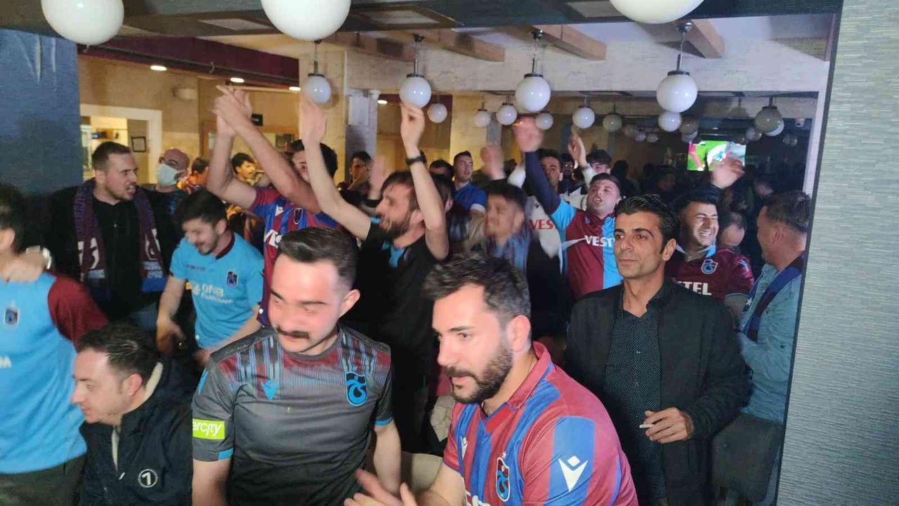 Trabzonspor taraftarları Van’ı inletti