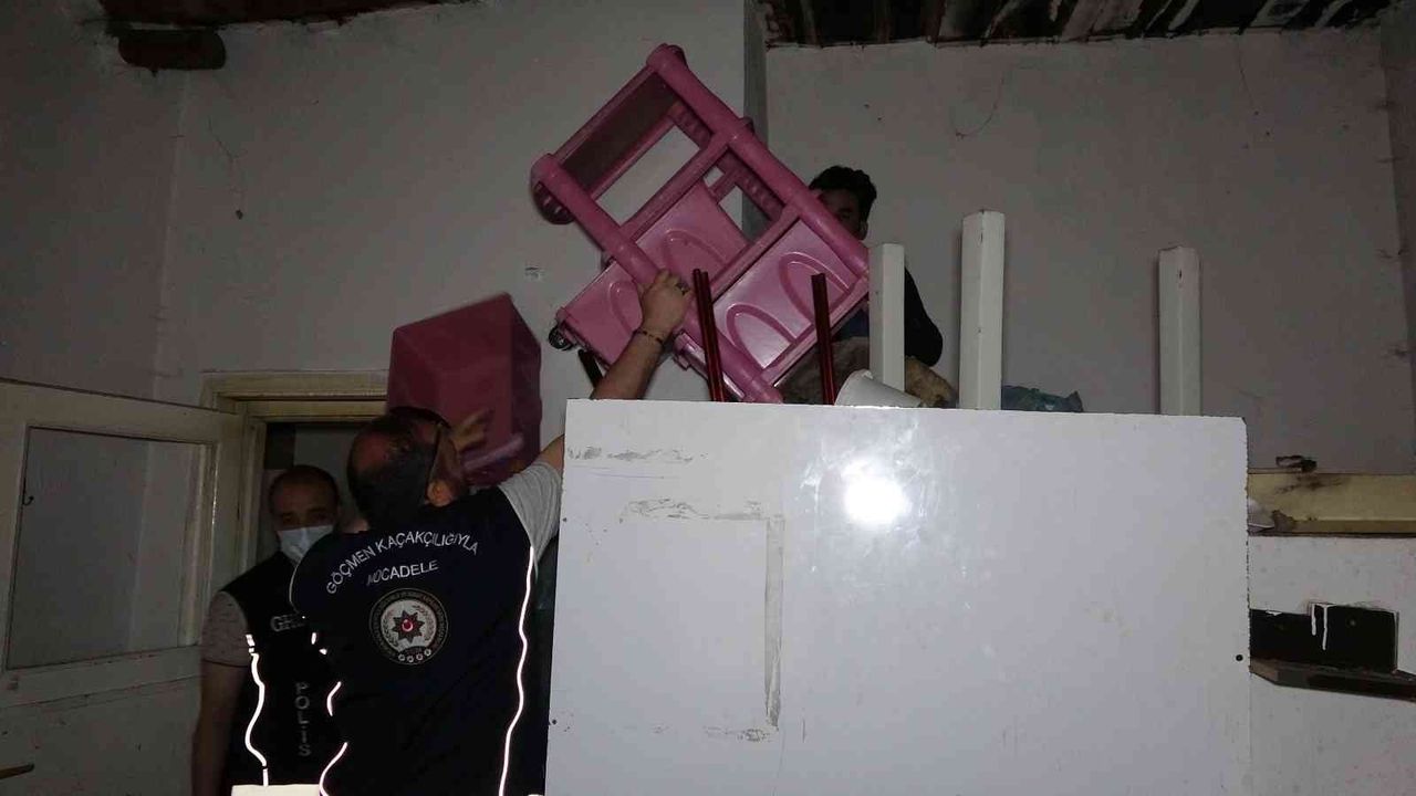Tavan arası ve dolaba saklanan göçmenler yakalandı