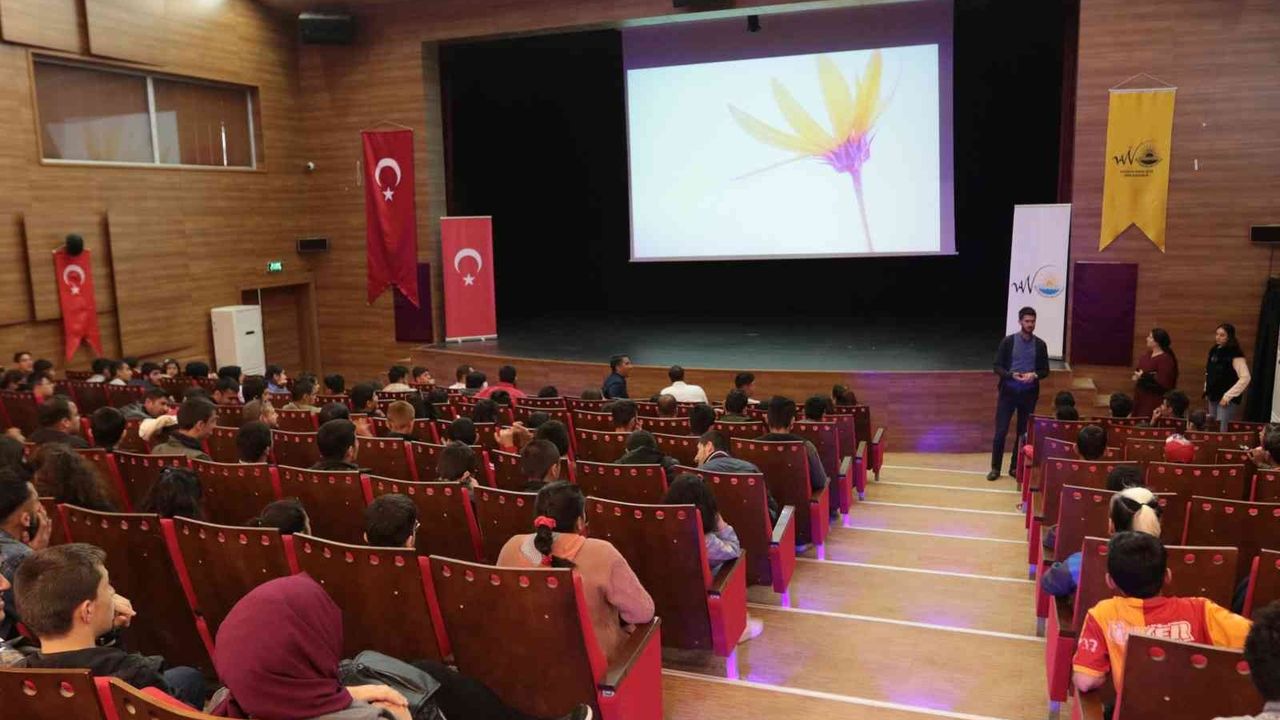 Van Büyükşehir Belediyesi sinema programı düzenledi
