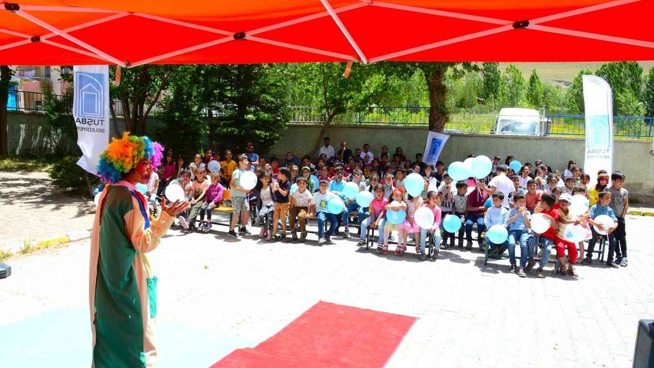 Tuşba Belediyesi’nden öğrencilere yönelik tiyatro etkinliği