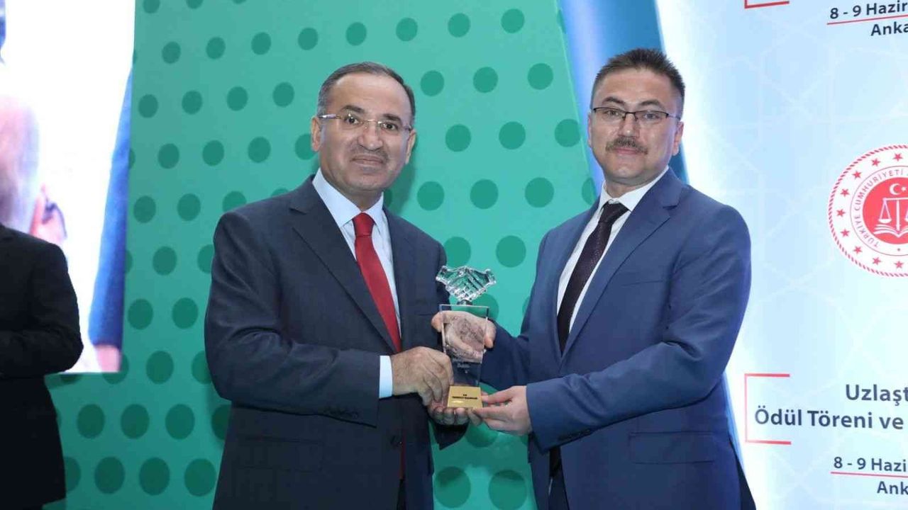 Van Cumhuriyet Başsavcısı Dönmez’e ikinci kez ‘uzlaştırma’ ödülü verildi