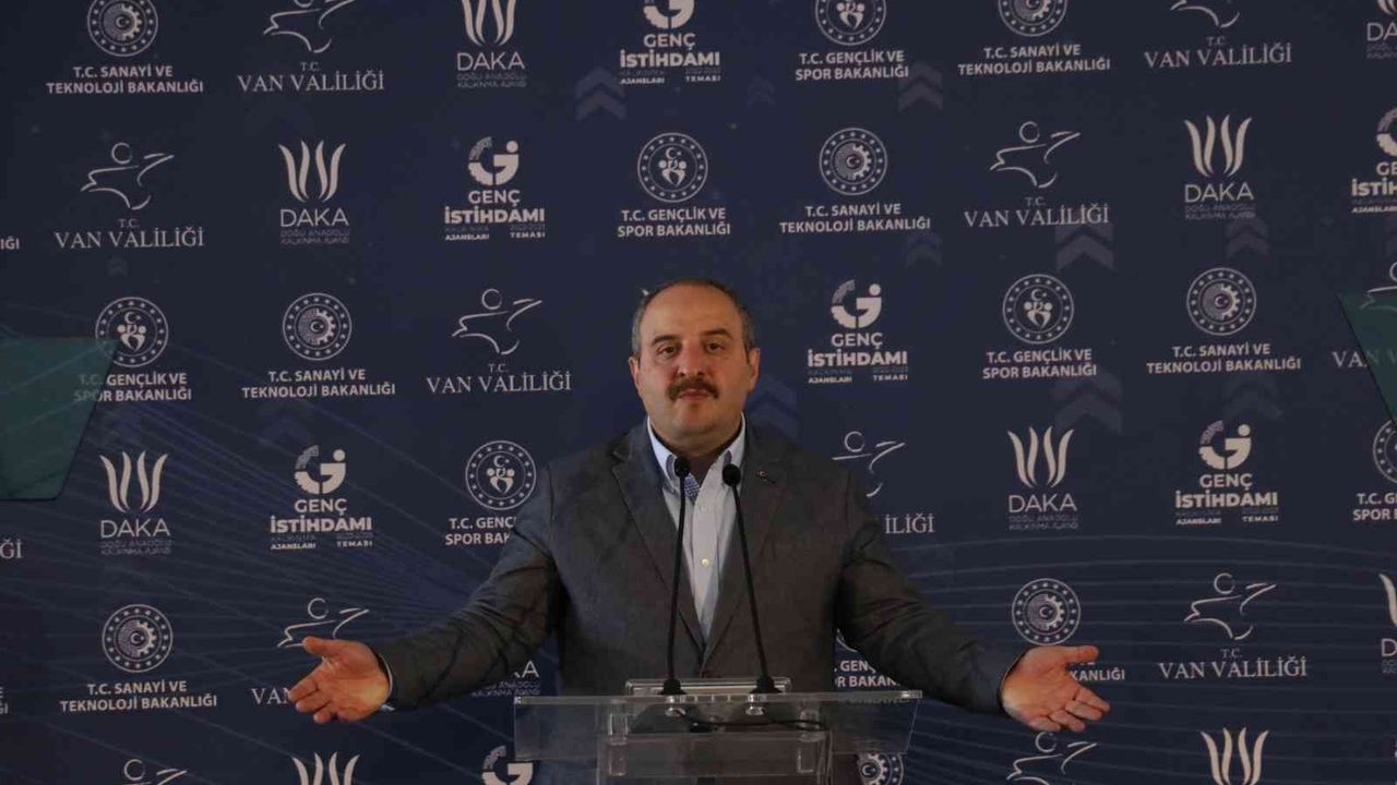 Bakan Varank: “Kılıçdaroğlu’nun ‘yapılmıyor’ dediği yatırımlar Türkiye’nin dört bir yanında güneş gibi parlıyor"