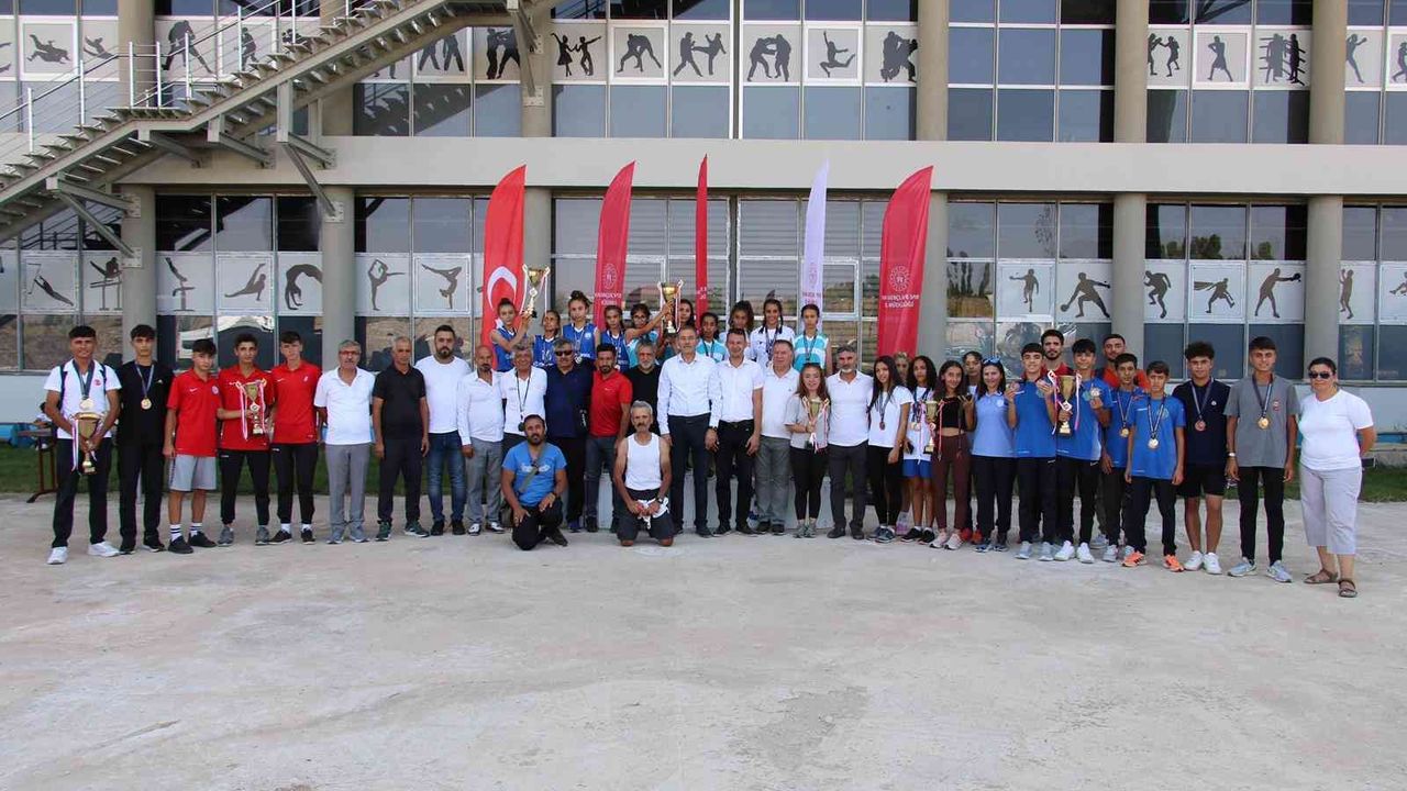Edremit Belediyesi Spor Kulübü sporcuları Türkiye şampiyonu oldu