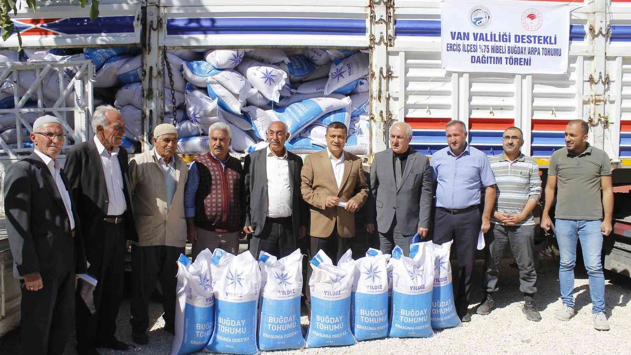 Erciş’te çiftçilere yüzde 75 hibeli buğday arpa tohumu desteği yapıldı