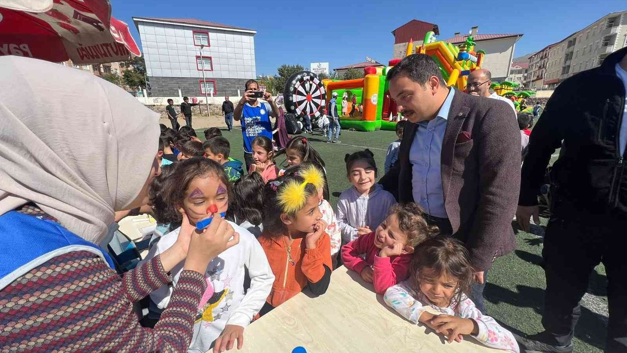 Muradiye Belediyesinden çocuk şenlikleri