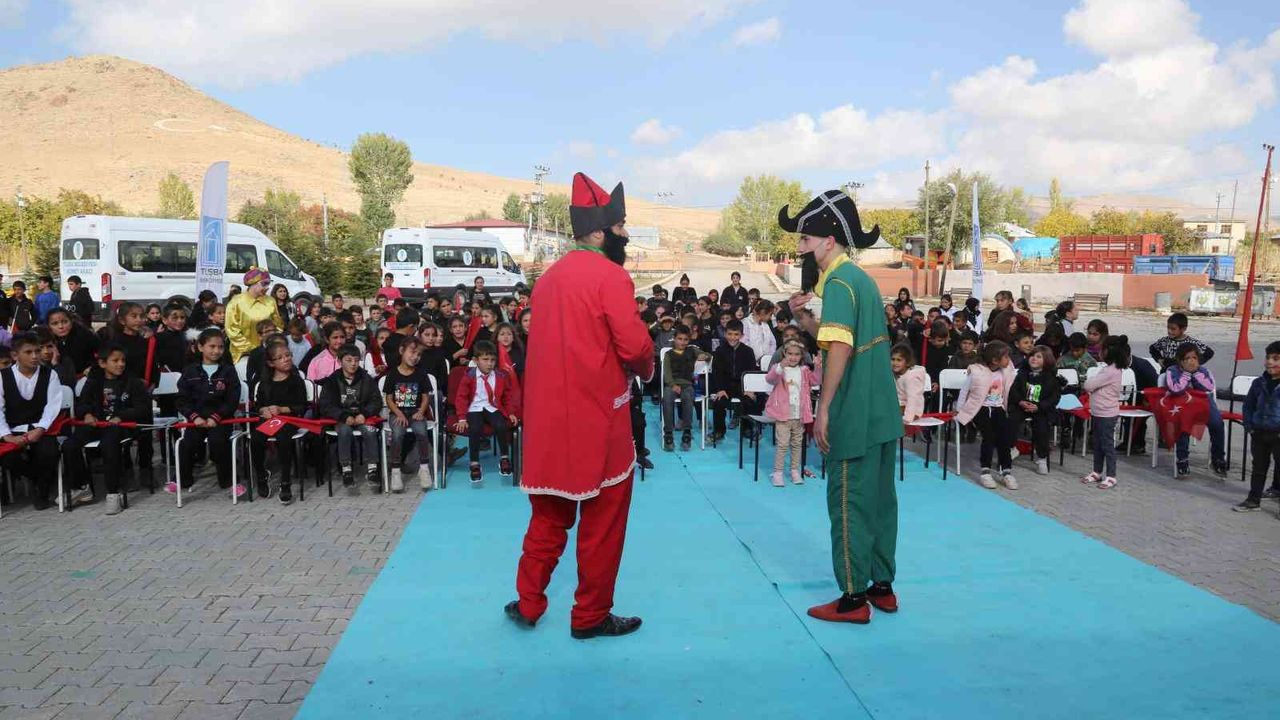 Tuşba Belediyesi’nden ‘29 Ekim Cumhuriyet Bayramı’ kutlama etkinliği