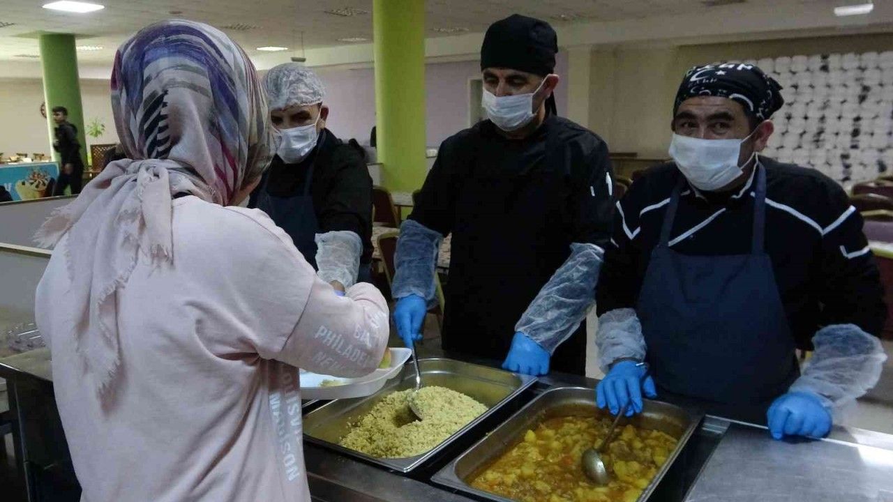 Van’da 55 bin taşımalı öğrenciye yemek hizmeti
