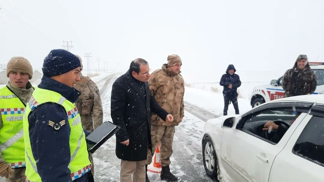 Kaymakam Türker’den sürücülere kar lastiği ve zincir uyarısı