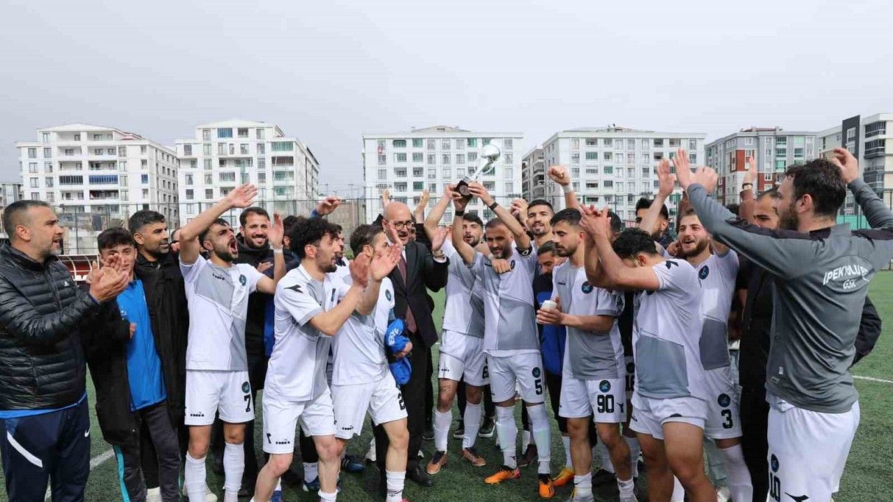 İpekyolu Belediyesi Gençlik ve Spor Kulübü lig şampiyonu oldu
