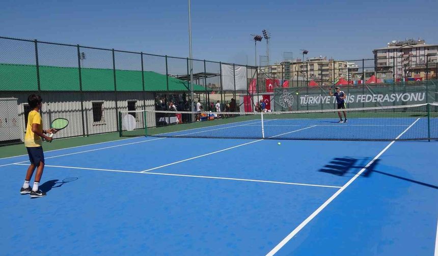 Van’da ’Akdamar Cup Uluslararası Tenis Turnuvası’ başladı